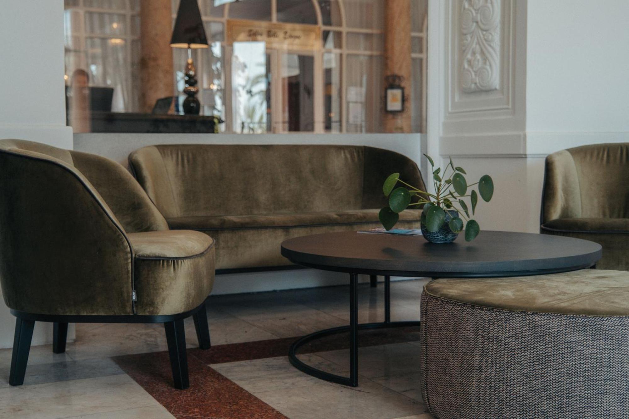 Hotel Le Royal Promenade Des Anglais Nizza Esterno foto