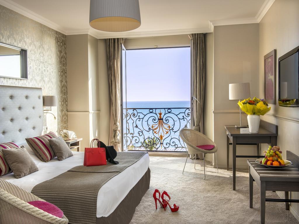 Hotel Le Royal Promenade Des Anglais Nizza Esterno foto